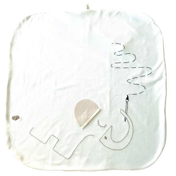 Hooded muslin baby bath towel with embroidered elephant Phanty holding a brush